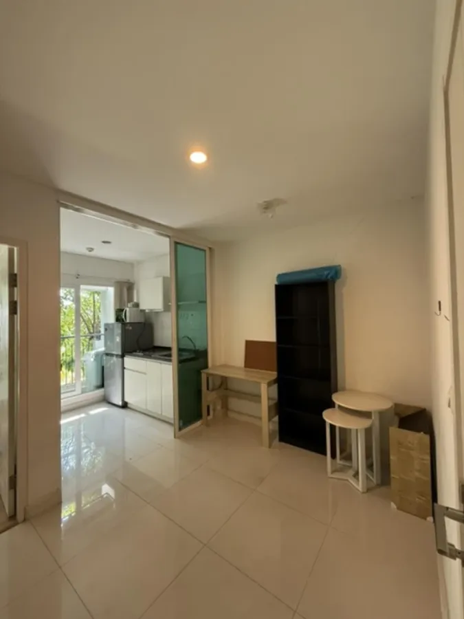 For sale: Aspire Srinakarin, 2nd floor, separate rooms, fully furnished, nice to live in. Interested in owning one? Hurry and reserve now!