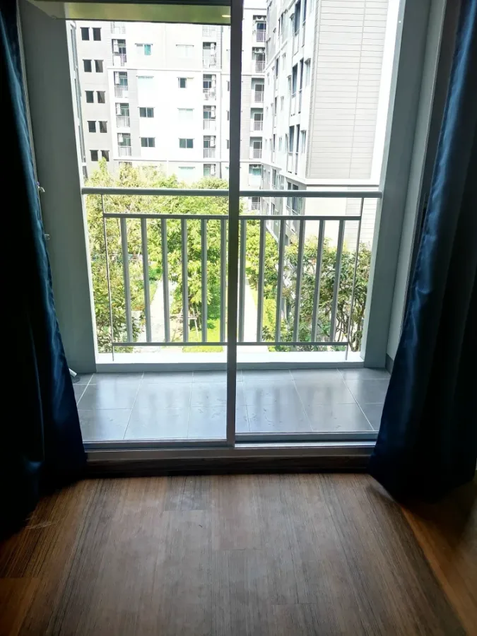 For rent: Lumpini Condo Town Ekamai 48, ready to move in, complete facilities, reasonable price, book now.