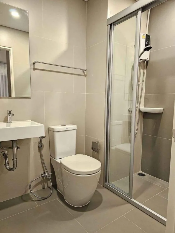 For rent, Lumpini Place Ratchada-Sathu, 25th floor, high floor, built-in furniture. The entire room is full. Reserve now. Hurry.