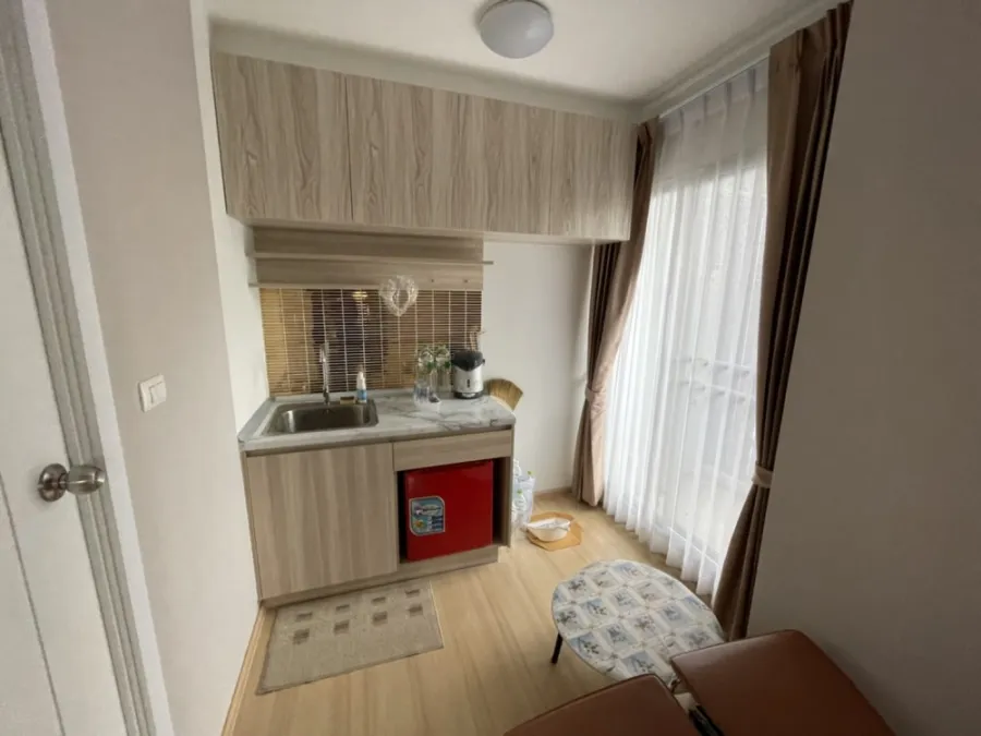 For rent, Plum Condo Chaengwattana Station, 5th floor, Building C, private corner room, new room, fully furnished.