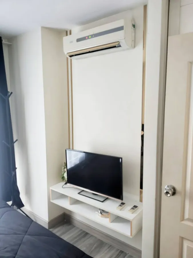 Selling iCondo Ngamwongwan 2, 1 bedroom, 1 bathroom, 1st floor. Fully furnished. Just bring your bags and move in!