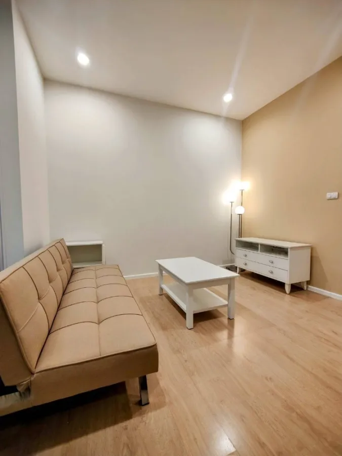 Urgent sale!! S One Rama 9, 2nd floor, Building B, fully furnished, good price, ready to pack your bags and move in!!