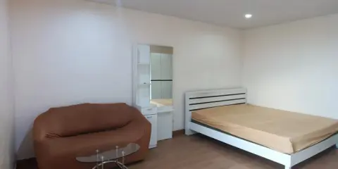 ให้เช่า รีเจ้นท์ โฮม 15 ห้องรีโนเวทปูพื้นใหม่ทั้งหมด ได้วิวโล่งอากาศดีสุดๆ หิ้วกระเป๋าเข้าอยู่เลยจ้า