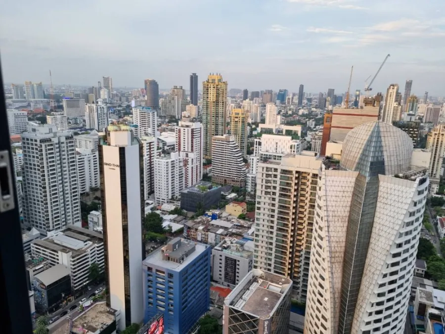For rent!! Condo Ashton Asoke, 36th floor, Asoke Road view, full facilities, ready to move in. Hurry up and book now!!