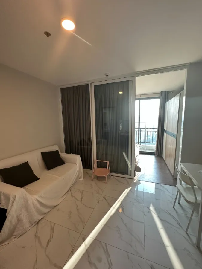 Condo for rent, Artisan Ratchada, high floor, great city view The partition room is a good proportion like this. Hurry up to reserve it.