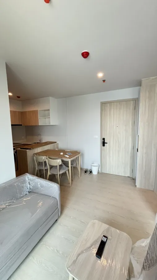 For rent: Noble NUE Mega Plus Bangna. Ready to move in, fully furnished, spacious and comfortable room. Book now!