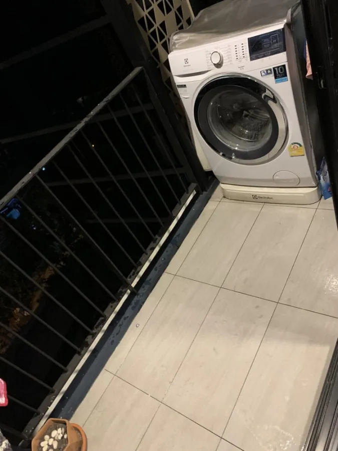 For rent or sale, Beat Bangwa Interchange, top floor, garden view, complete electrical appliances. Don't just look at it, hurry up and reserve it.