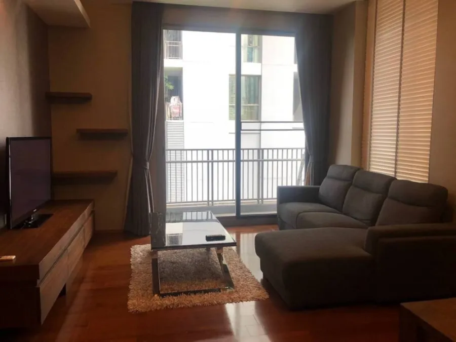 Rent / sell quattro by sansiri, prime location with furniture and tight central area, don't miss it.