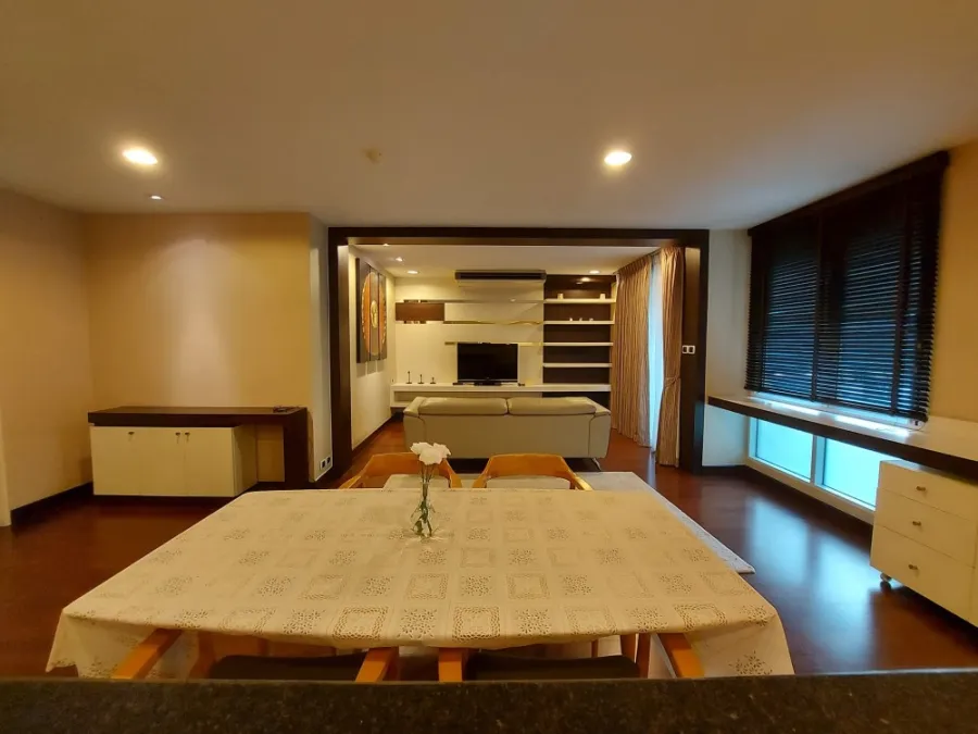 For rent, The Aree Condominium, with a balcony, fully furnished, complete with electrical appliances, best location, do not miss it.