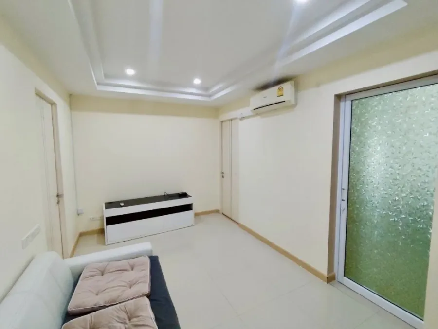 ขาย Happy Condo ลาดพร้าว 101 ห้องใหญ่อยู่สบายไม่อึดอัด ตำแหน่งมุม เงียบ สงบ เหมาะแก่การพักผ่อน