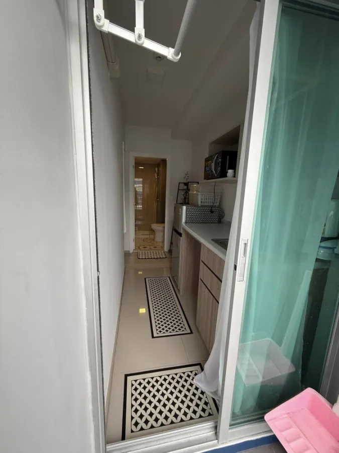 Plum Condo for rent, Chaengwattana, Don Mueang, Building B, swimming pool view, with furniture and appliances, reserve now.