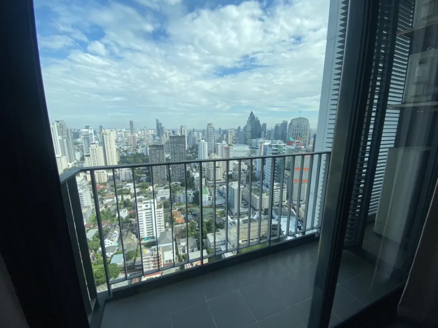 Condo for sale: Edge by Sansiri Sukhumvit 23, a condominium in the midst of lifestyle. Responding to life to the fullest