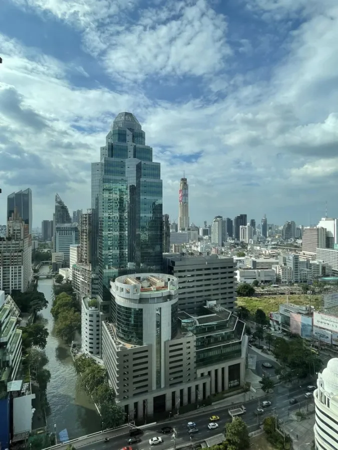 For sale, for rent, Life One Wireless Condo, 29th floor, high view, nice wallpaper, best price, hurry and reserve now.