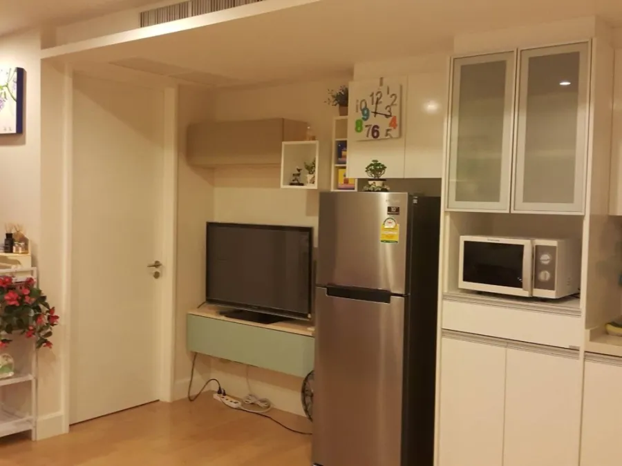ขาย ให้เช่า Collezio Sathorn-Pipat 1 ห้องนอน 1 ห้องน้ำ วิวเมือง บรรยากาศร่มรื่น ราคาดี จองด่วน