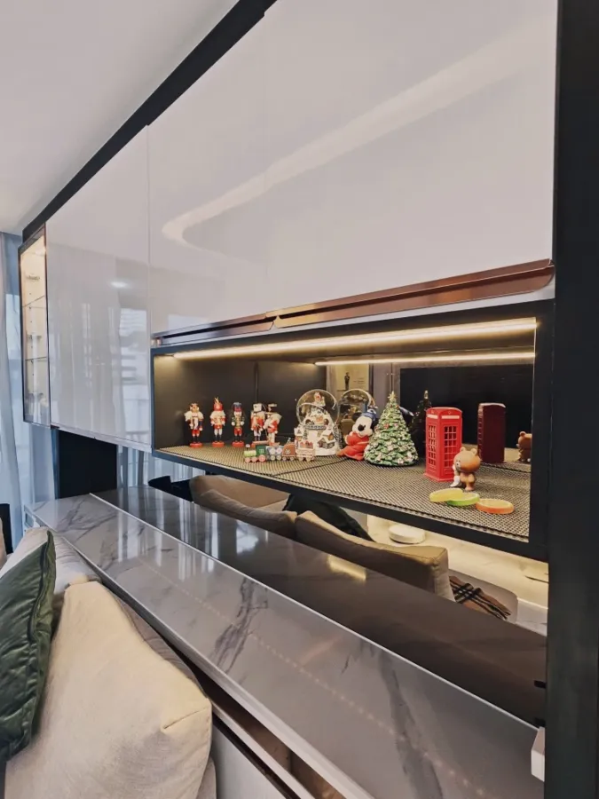 Klass Condo Silom for sale. Ready to move in. Best location, best value in Silom. Fully furnished with beautiful decoration. Don't miss out!