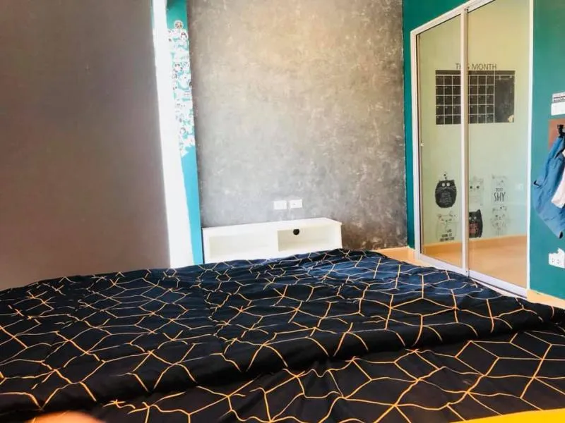 Selling The Kith Tiwanon, cute decorated room, bright blue tones, 2 bedrooms, 1 bathroom, corner room, airy view
