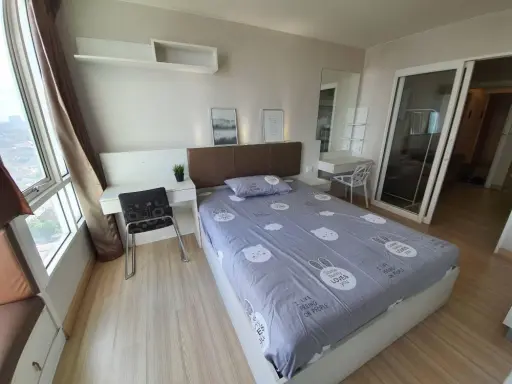 For sale: M Society Condominium, high floor, great city view. The room is simply decorated, ready to move in, the most comfortable sofa. Book now.