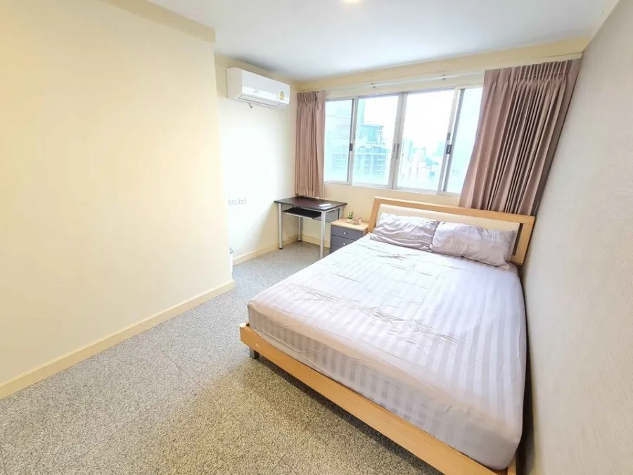 For rent, The Waterford Diamond, Sukhumvit 30/1, 29th floor, river view, comes fully furnished, book now.