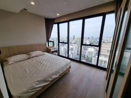 For rent!! Condo Ashton Asoke, 43rd floor, corner room, fully furnished, ready to move in. Hurry up and book now!!