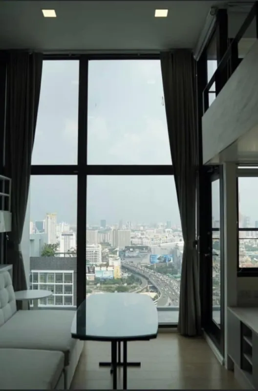 ขาย คอนโด ชีวาทัย เรสซิเดนซ์ อโศก ห้อง 2 ชั้น ขนาดกว้างกำลังดี เฟอร์ครบ วิวเมือง ราคาดี จองเลยจ้า