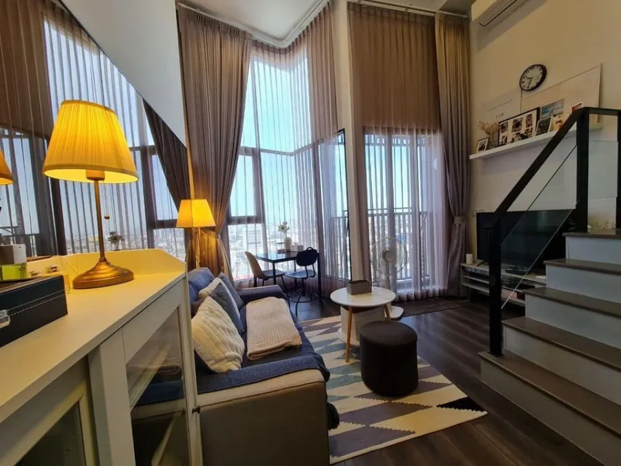 ให้เช่า ไนท์บริดจ์ สเปซ รัชโยธิน ห้อง Duplex วิวเมืองไม่โดนบล็อก Build-in walk-in closet จองเลยจ้า