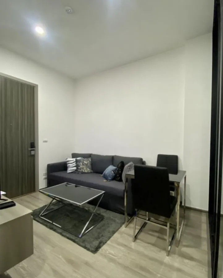 Sold with tenants!! Condo Knightsbridge Prime On Nut, 19th floor, city view, fully furnished, ready to move in. Book now!!