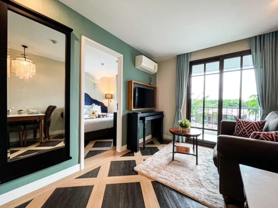 For sale Espana Condo pattaya, very clean room, well decorated, Buit-In, best bedside light, book now.