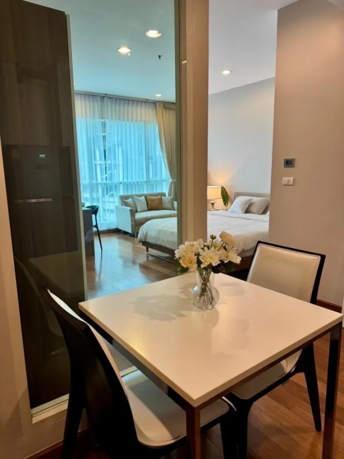 For rent!! Condo The Address Chidlom, 12th floor, good location condo, don't wait, pack your bags and move in!!