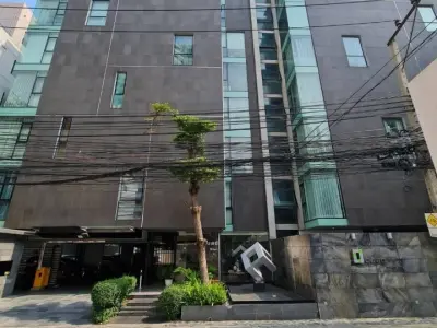 Quad Silom