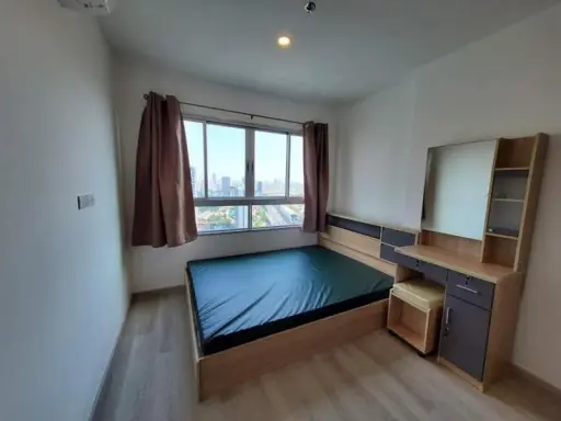 For rent elio sathorn-wutthakat Big room, well furnished. high floor nice view Book now before it slips away