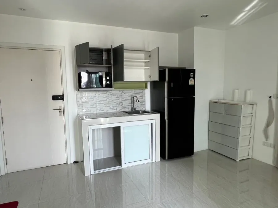 For rent: The Key Chaengwattana, 21st floor, fully furnished, very livable. Don't miss out!
