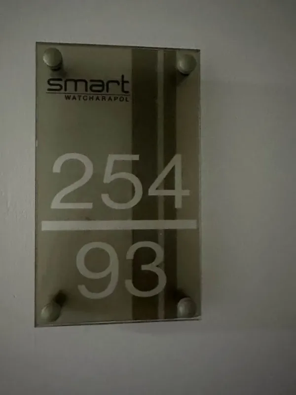 ให้เช่า Smart Watcharapol ห้องกว้างขวางพร้อมอยูี เฟอร์พร้อม ราคาสบายกระเป๋า รีบจองเลย