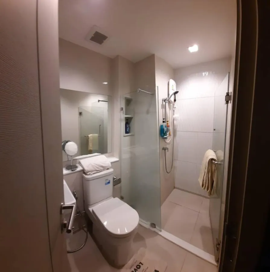 Sell / rent Life Asoke-Rama 9, very new condition. Plus a very beautiful view If you don't book, you will regret it. Hurry up.