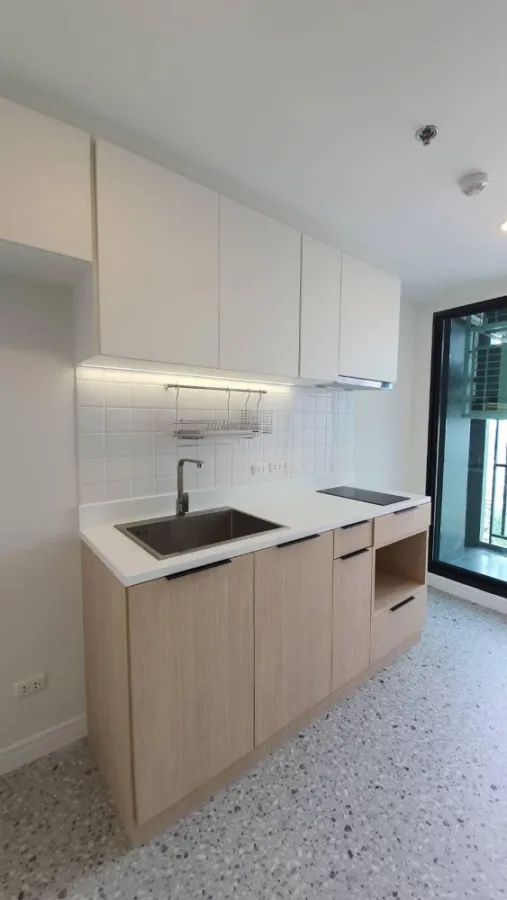 Supalai Loft for sale, Yaek Fai Chai Station, 23rd floor, good view, open and airy, great built-in room, nice to live in. Don't miss out on something