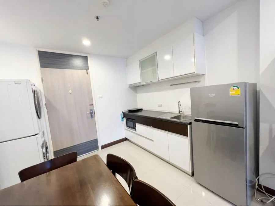 For sale, for rent!! Condo Supalai Premier @ Asoke, clean white tone room. All free gifts in one place. Book now!!