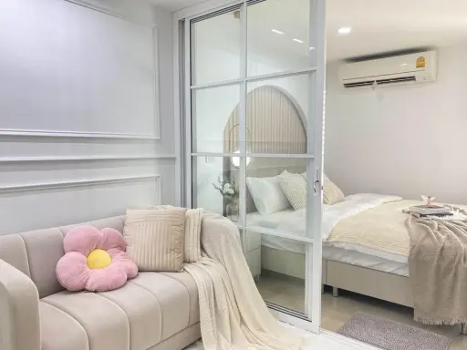 For sale: Regent Home 6 Prachachuen, very cute room. Amazing built-in, large sofa. Reserve quickly before it's gone.