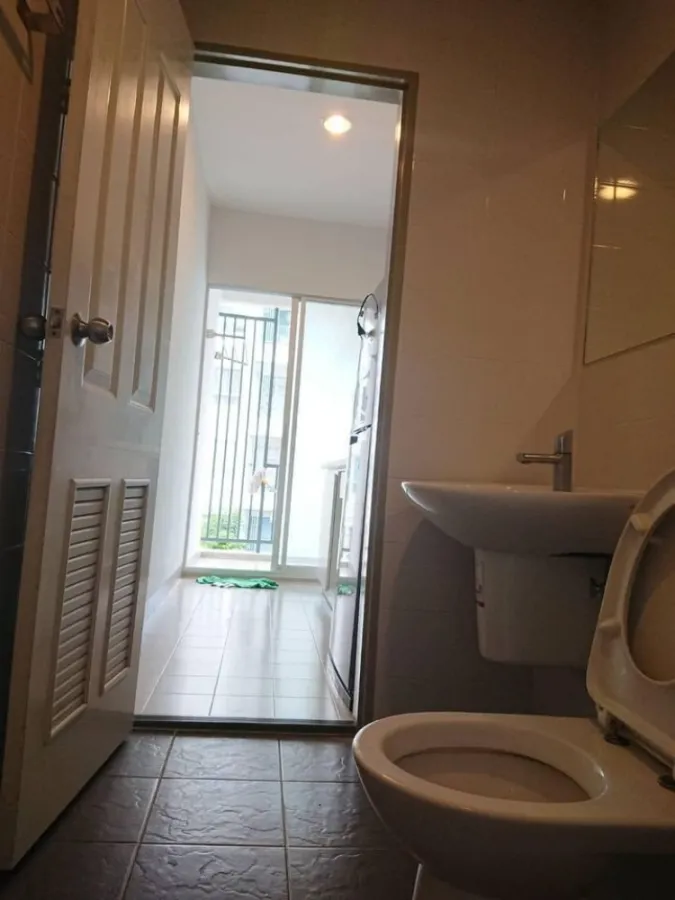 Condo for sale, The Kith Chaengwattana, 4th floor, 2 bedrooms, very wide angle room. very private Don't miss it. Hurry up to reserve.