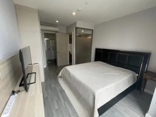 Sale The Room Sathorn ตกแต่งด้วยเฟอร์นิเจอร์อย่างดี มาพร้อมขนาดที่กว้างขวางสุดๆ มาแต่ตัวเข้าอยู่เลย images