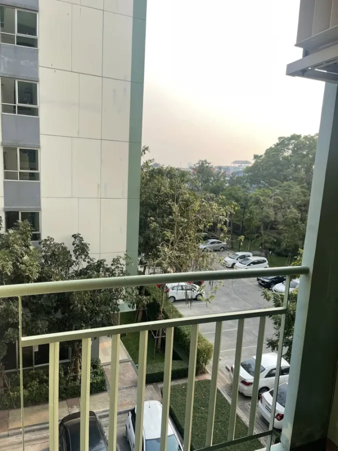 For sale: Lumpini Onnut 46, Building C2, 4th floor. Garden view, bright and airy. Beautiful, clean room with IKEA furniture and complete appliances. B