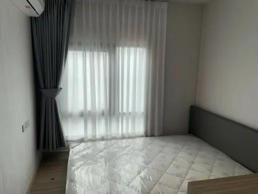 Condo for rent, Altitude Unicorn Sathorn - Thapra, high floor, beautiful view, well fitted with wallpaper and curtains.