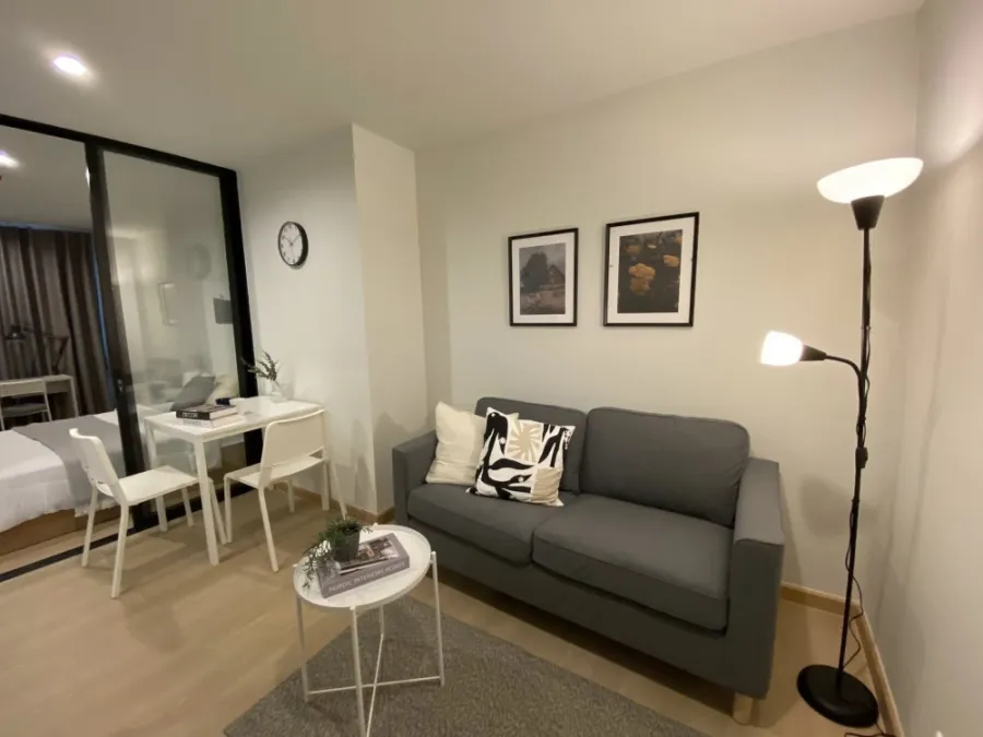 Terra residence for rent, corner room with privacy, decorated in a controlled tone, comes with complete amenities, don't miss it.