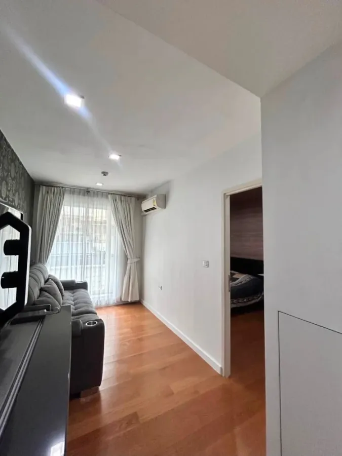 Condolette Light Convent for rent. Wallpapered throughout, fully furnished with high-quality furniture. A must-see!