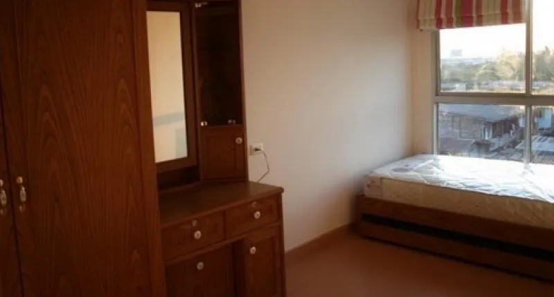 Imagine what it would be like If you experience the condo life@bts Tha Phra, quiet corner room, private, open for sale urgently.