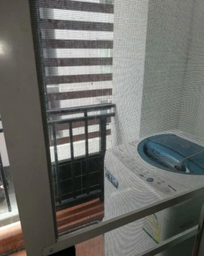 Regent Home 25 Tiwanon for rent, spacious room, full set of furniture, good price. If interested, hurry to move the room quickly.