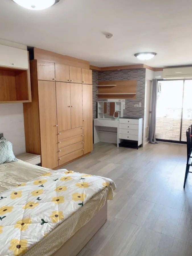 For sale, Champs Elysees Tiwanon, 6th floor, large room, new condition, ready to move in. Say you shouldn't miss it.