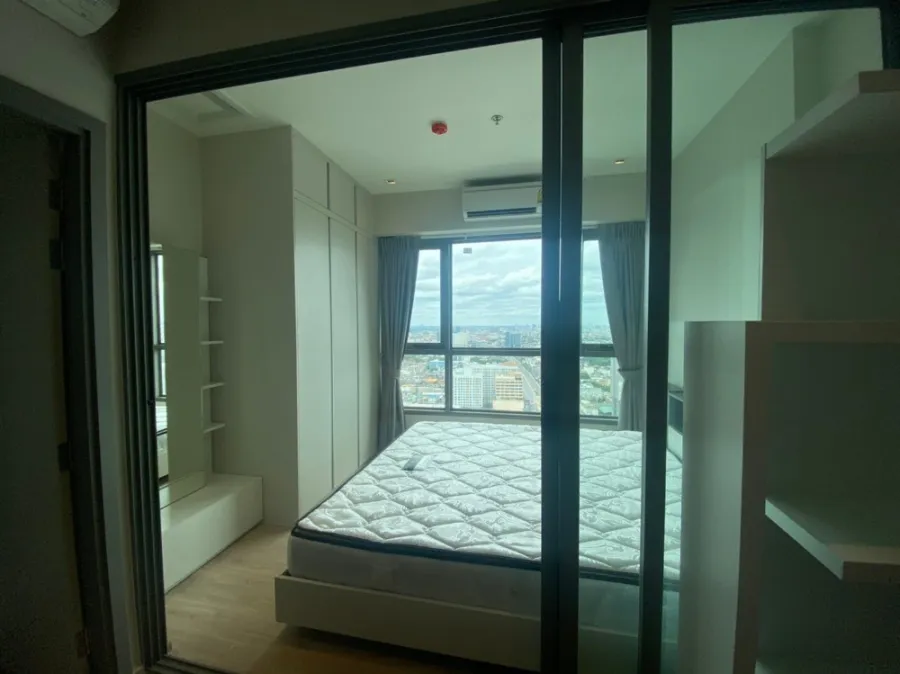 Urgent for rent!! Condo Whizdom Station Ratchada-Tha Phra, affordable price, great central area. Reserve before anyone else today!!