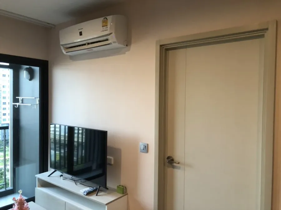 For rent: Aspire Erawan Prime, 12A floor, fully decorated room, comes at a low price, hurry and reserve now.