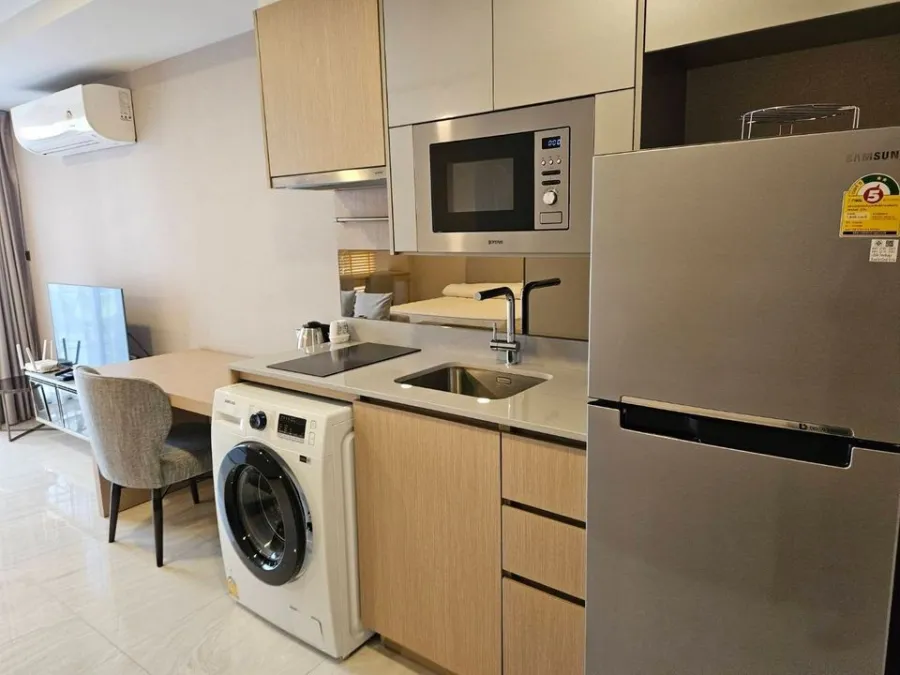 For Rent Walden Asoke ห้องน่าอยู่ เฟอร์ เครื่องใช้ไฟฟ้าครบ มีอ่างอาบน้ำในตัว รีบจอง