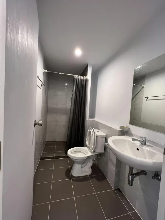 Condo for rent at The Kit Rangsit-Tiwanon. Fully furnished unit at a great price. Don't miss out!