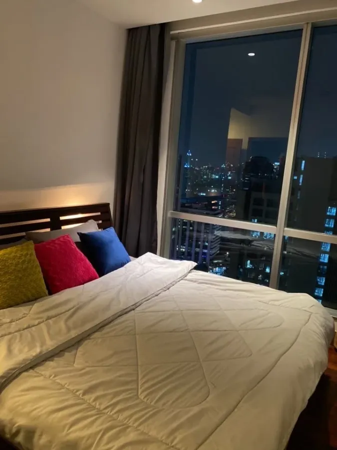 For sale: Sky Villa Sathorn Condominium, 31st floor, BTS curve view, with furniture and appliances, reserve now.